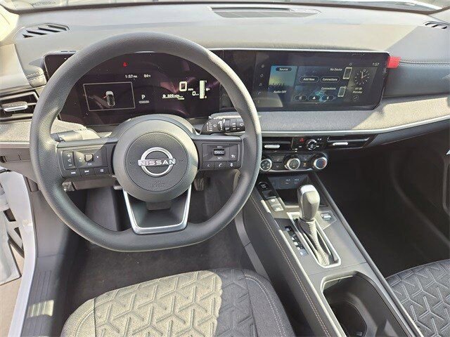 New 2025 Nissan Kicks SV w/ SV Premium Package image 27