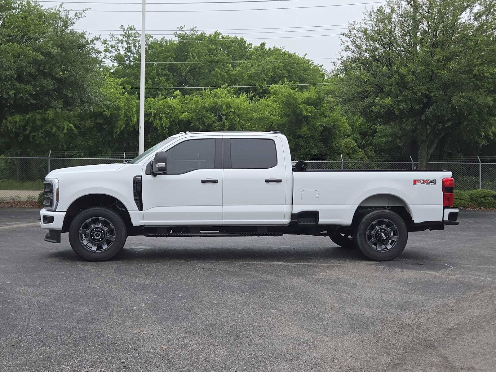 Used 2024 Ford F250 XL w/ STX Appearance Package AWD/4WD image 4