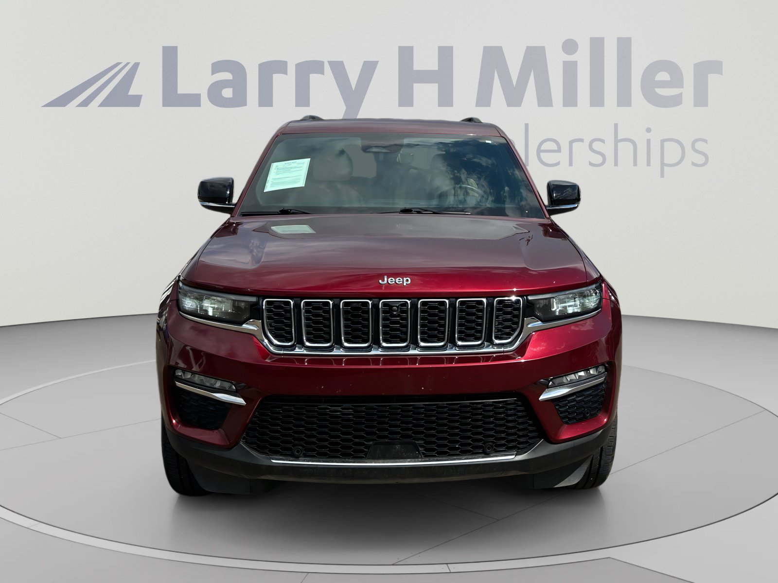 Used 2023 Jeep Grand Cherokee Limited w/ Luxury Tech Group II AWD/4WD image 8