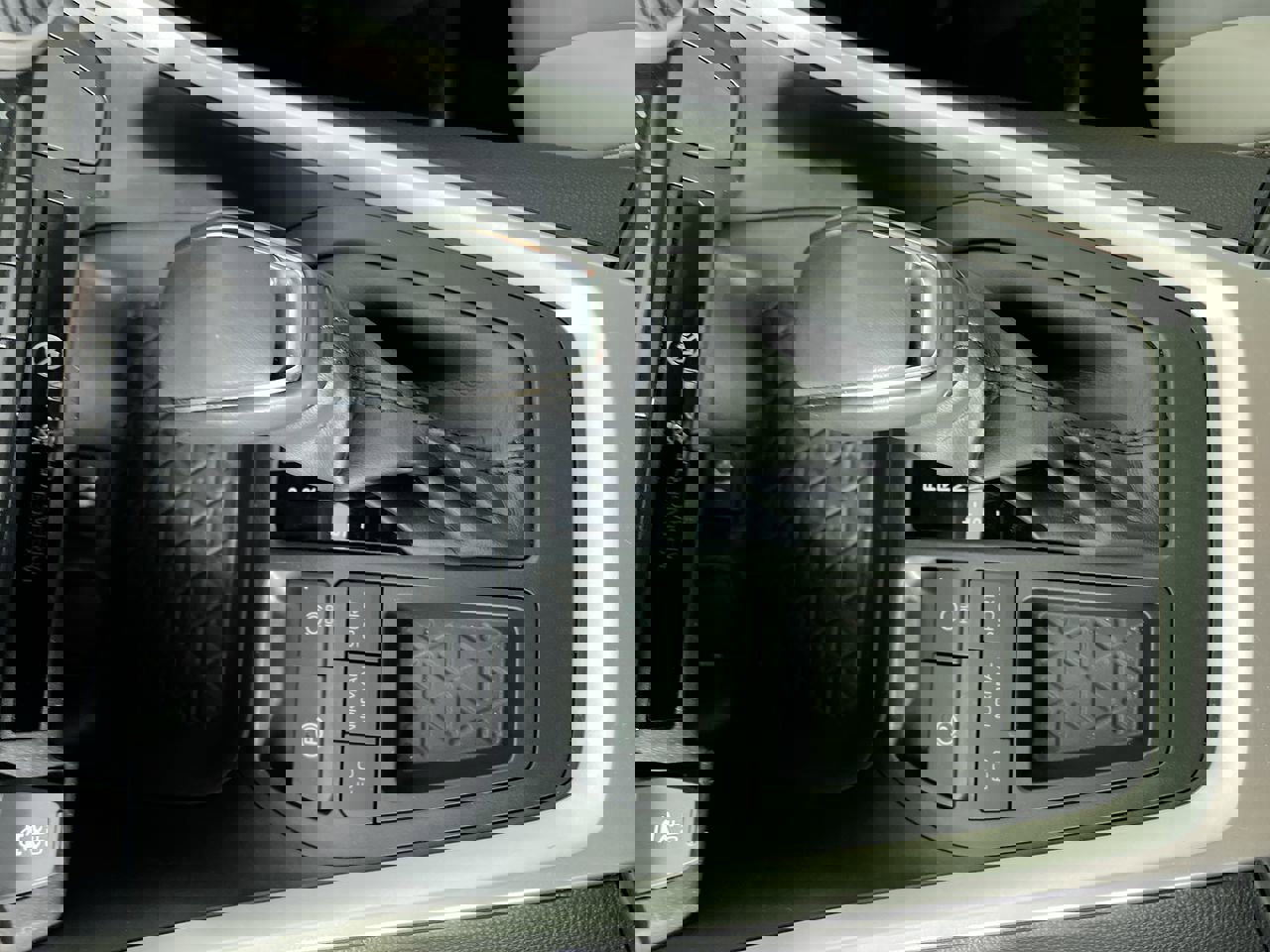 Used 2019 Toyota RAV4 XLE Premium image 20