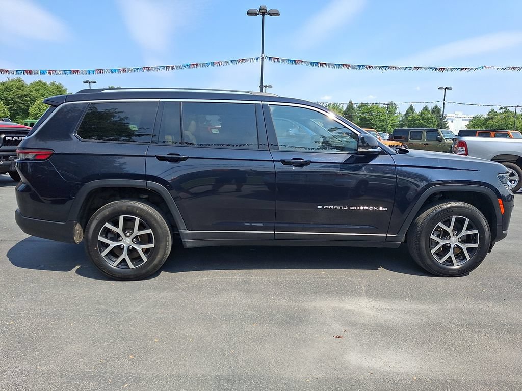 Used 2023 Jeep Grand Cherokee L Limited w/ Trailer Tow Group (B) AWD/4WD image 7