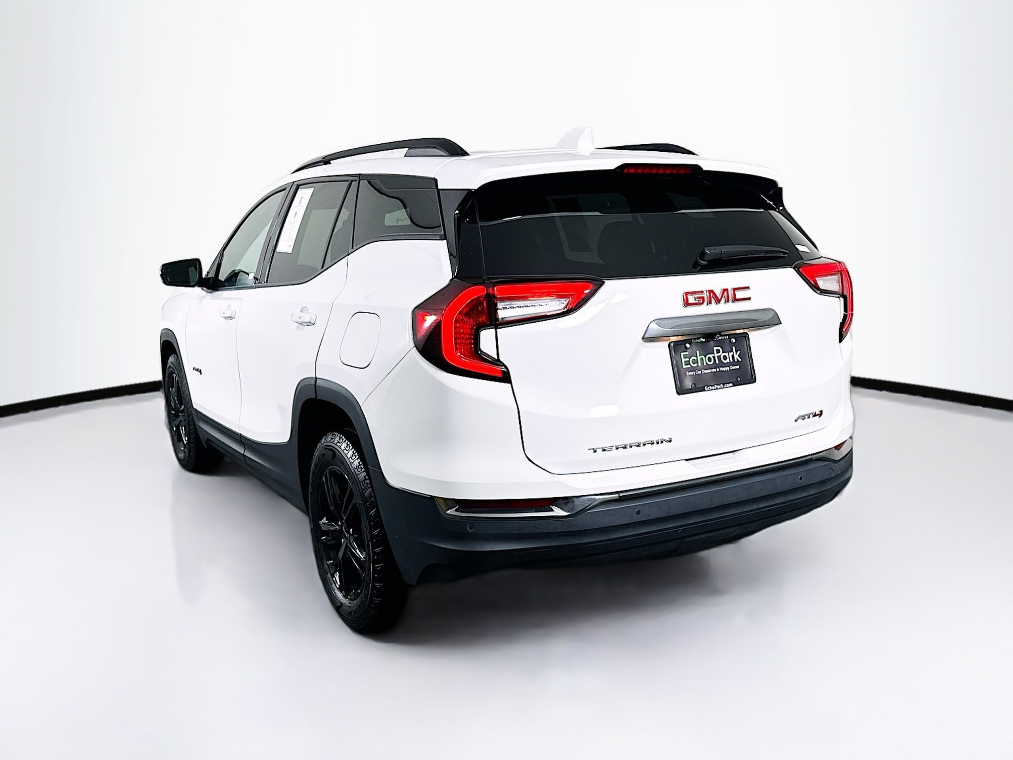 Used 2024 GMC Terrain AT4 w/ Infotainment Package II AWD/4WD image 5