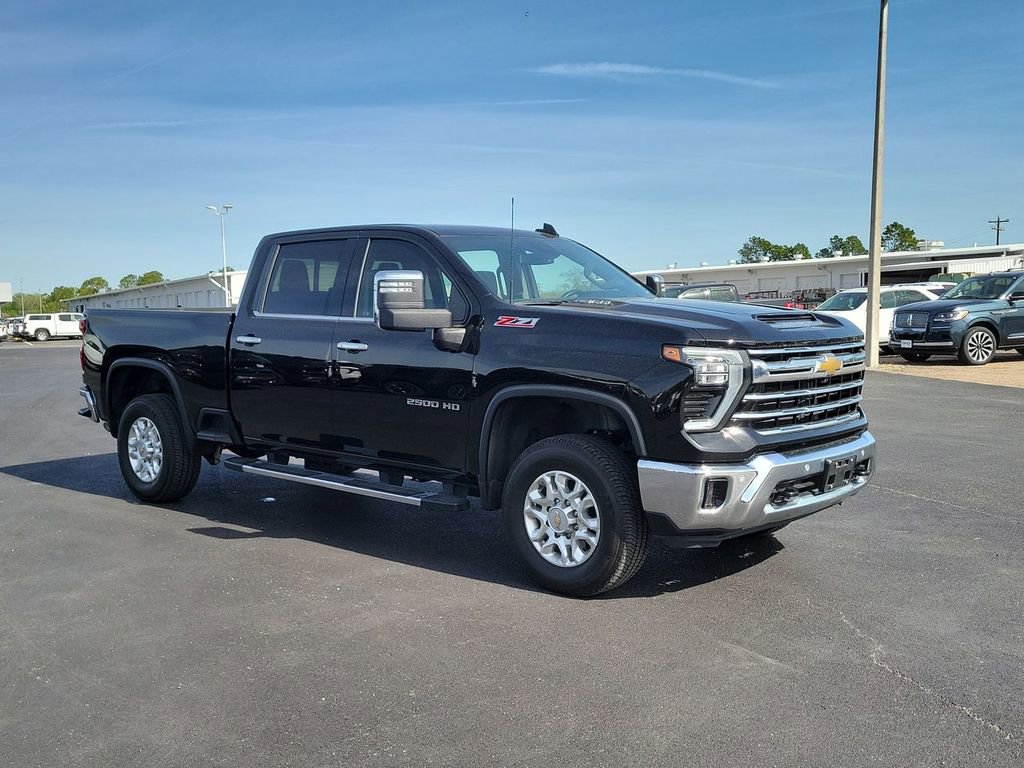 Used 2024 Chevrolet Silverado 2500 LTZ w/ LTZ Convenience Package image 8