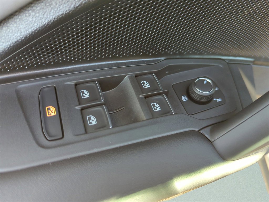 New 2026 Volkswagen Tiguan SE R-Line image 27