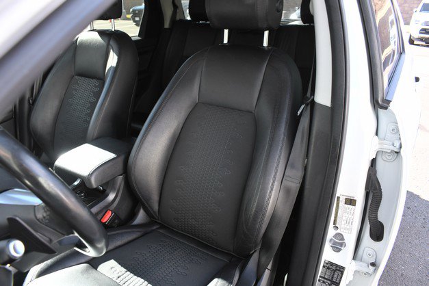 Used 2018 Land Rover Discovery Sport SE image 17