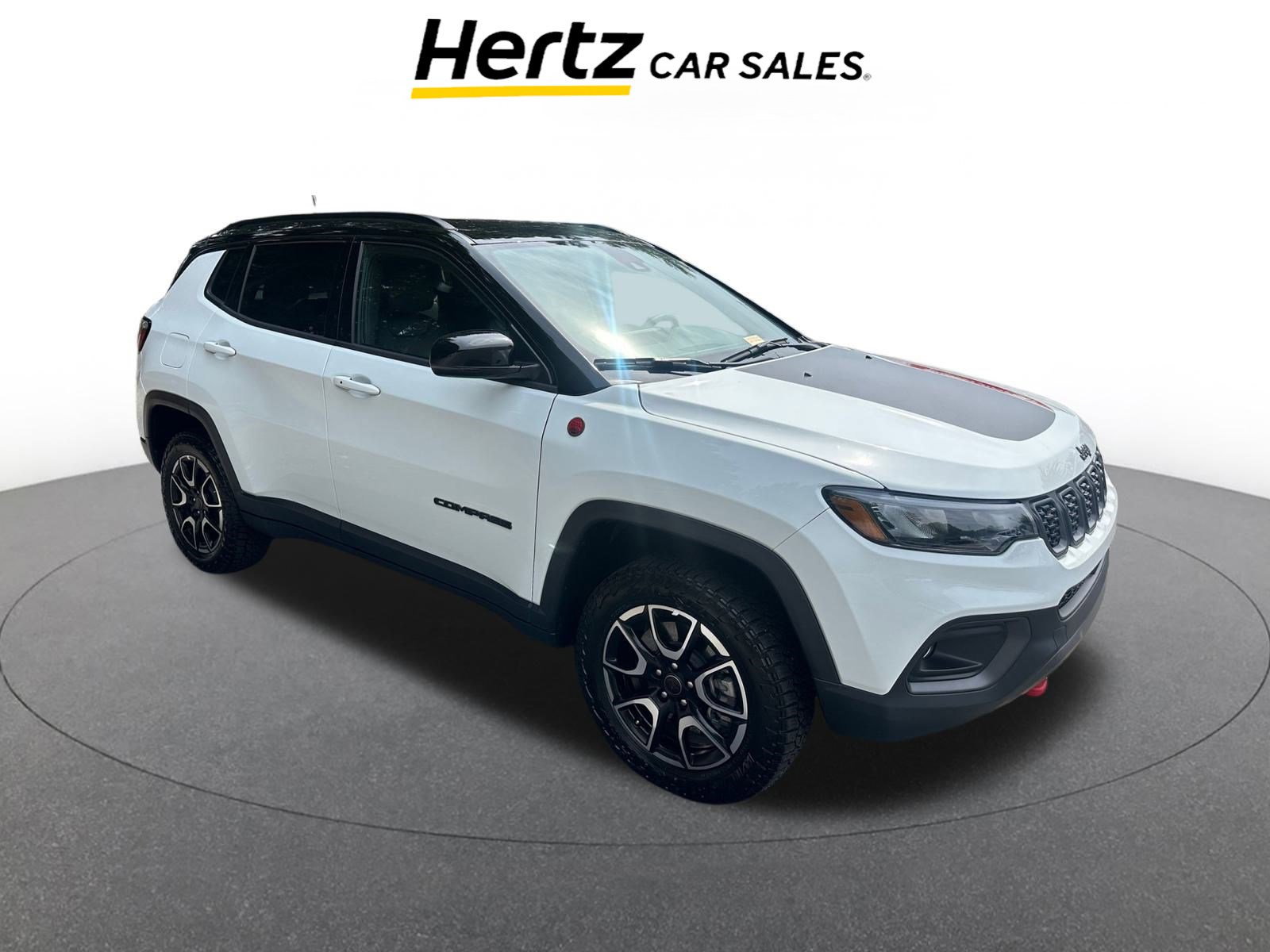 Used 2025 Jeep Compass Trailhawk image 1