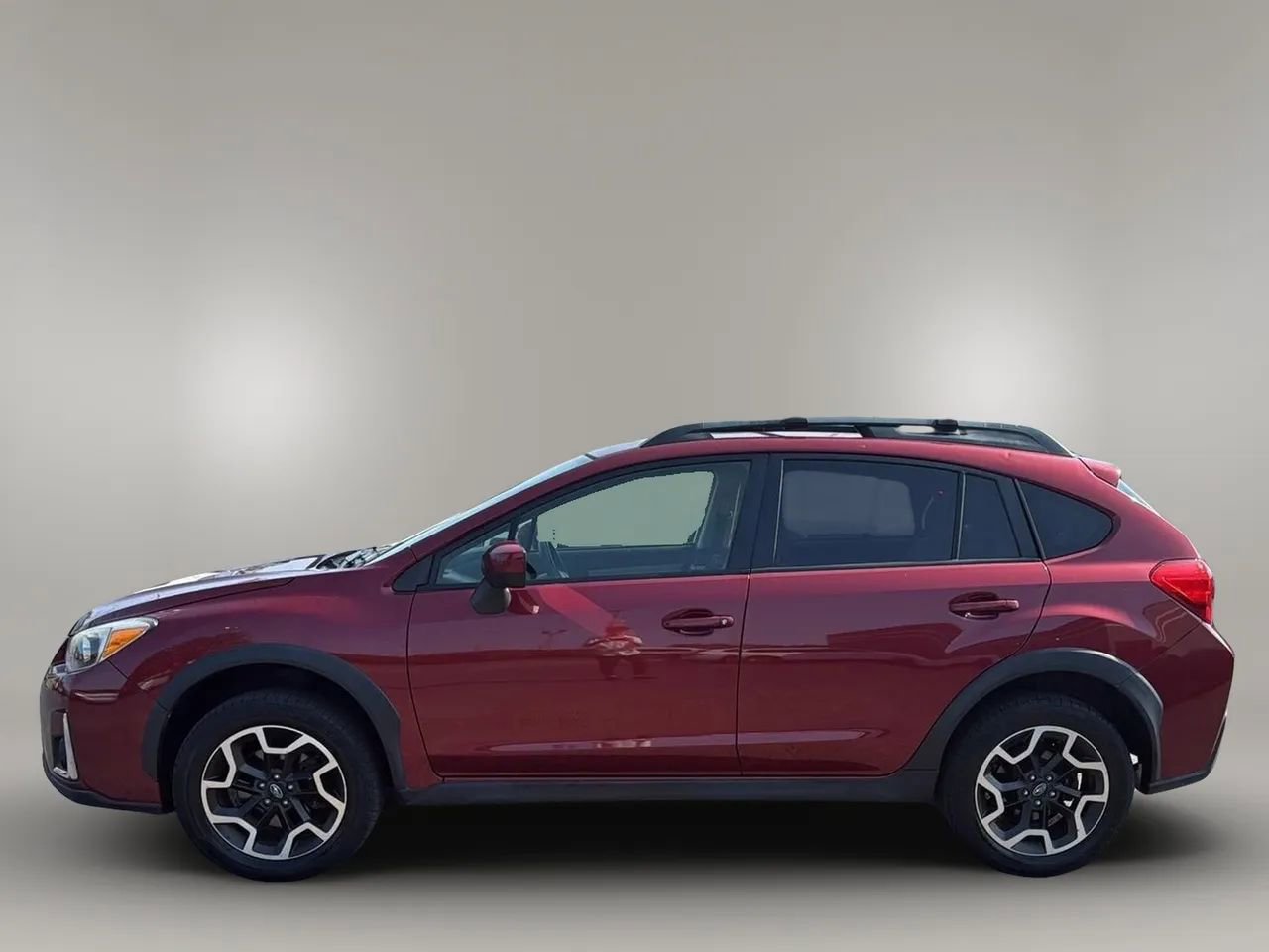 Used 2017 Subaru Crosstrek 2.0i Premium image 2