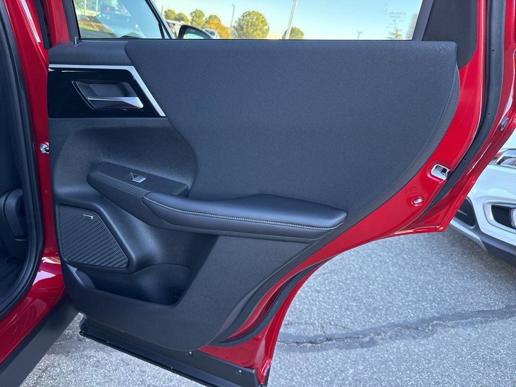 New 2025 Mitsubishi Outlander ES image 30