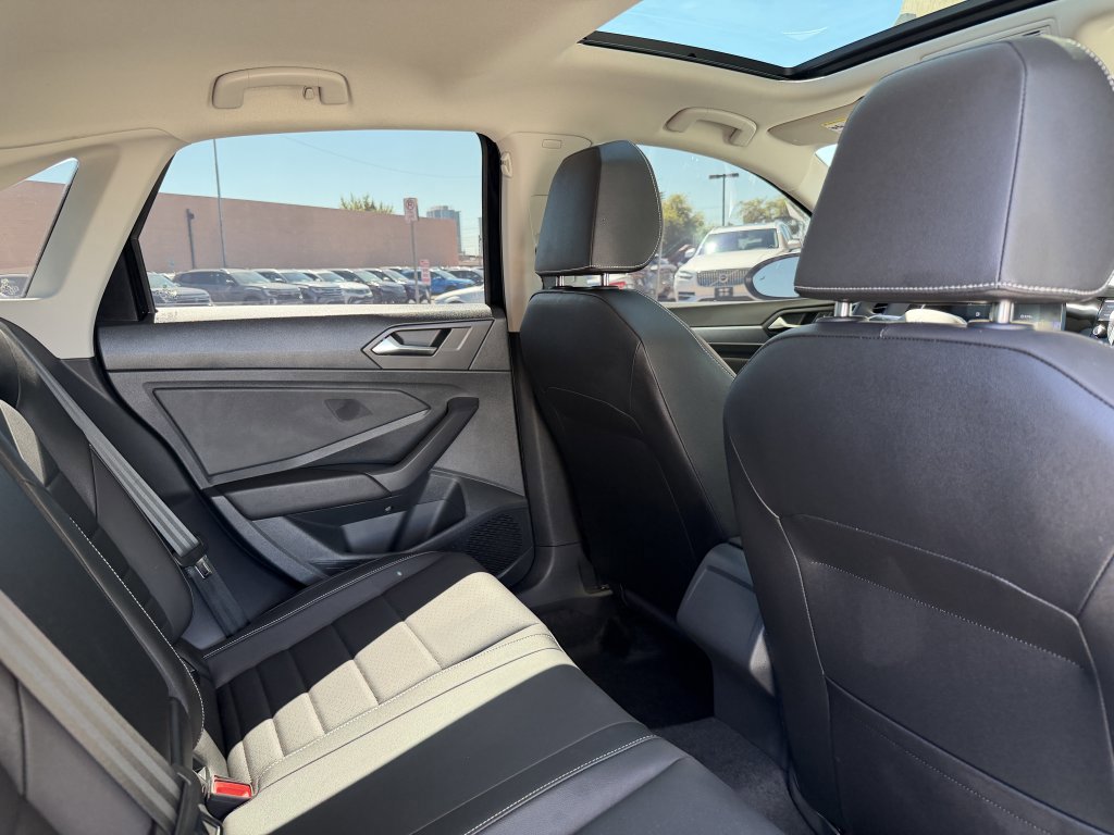 Used 2024 Volkswagen Jetta SE w/ Panoramic Sunroof Package image 36