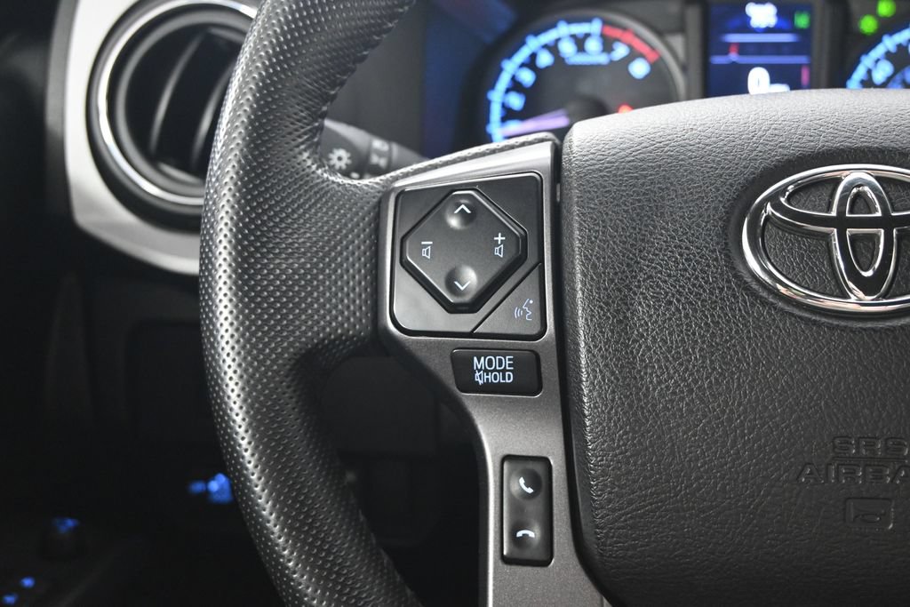 Used 2022 Toyota Tacoma TRD Off-Road w/ Technology Package AWD/4WD image 37