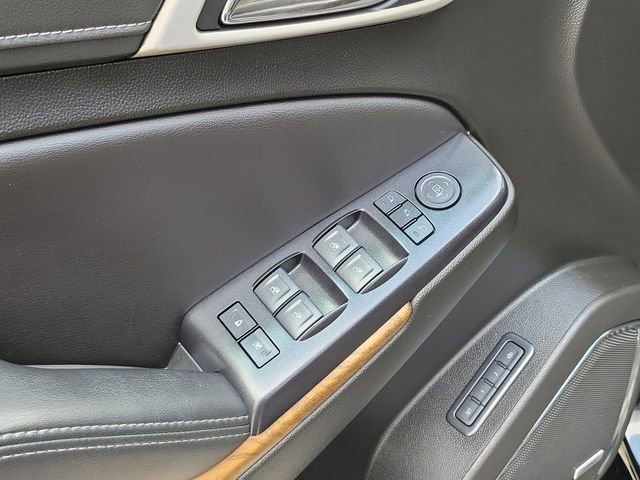 Used 2019 GMC Yukon XL Denali image 17