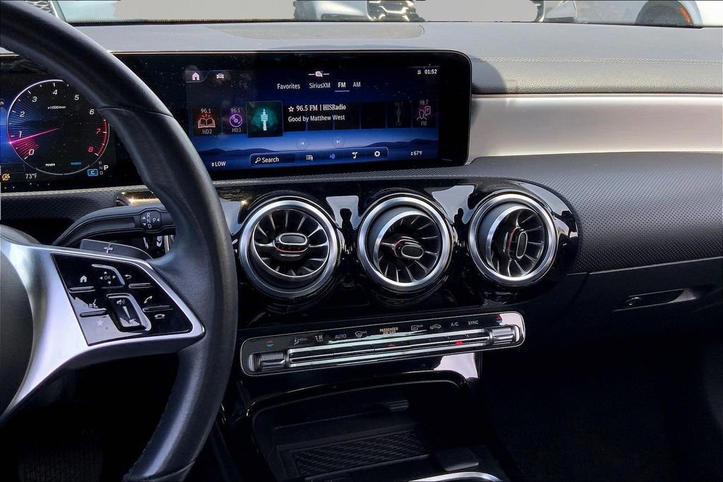 Used 2025 Mercedes-Benz CLA 250 4MATIC image 9
