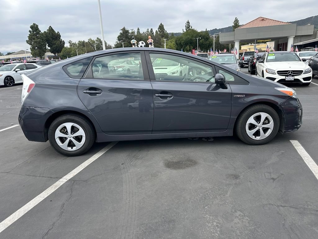 Used 2015 Toyota Prius Four w/ Deluxe Solar Roof Package FWD image 4