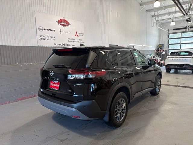 Used 2023 Nissan Rogue S AWD/4WD image 3