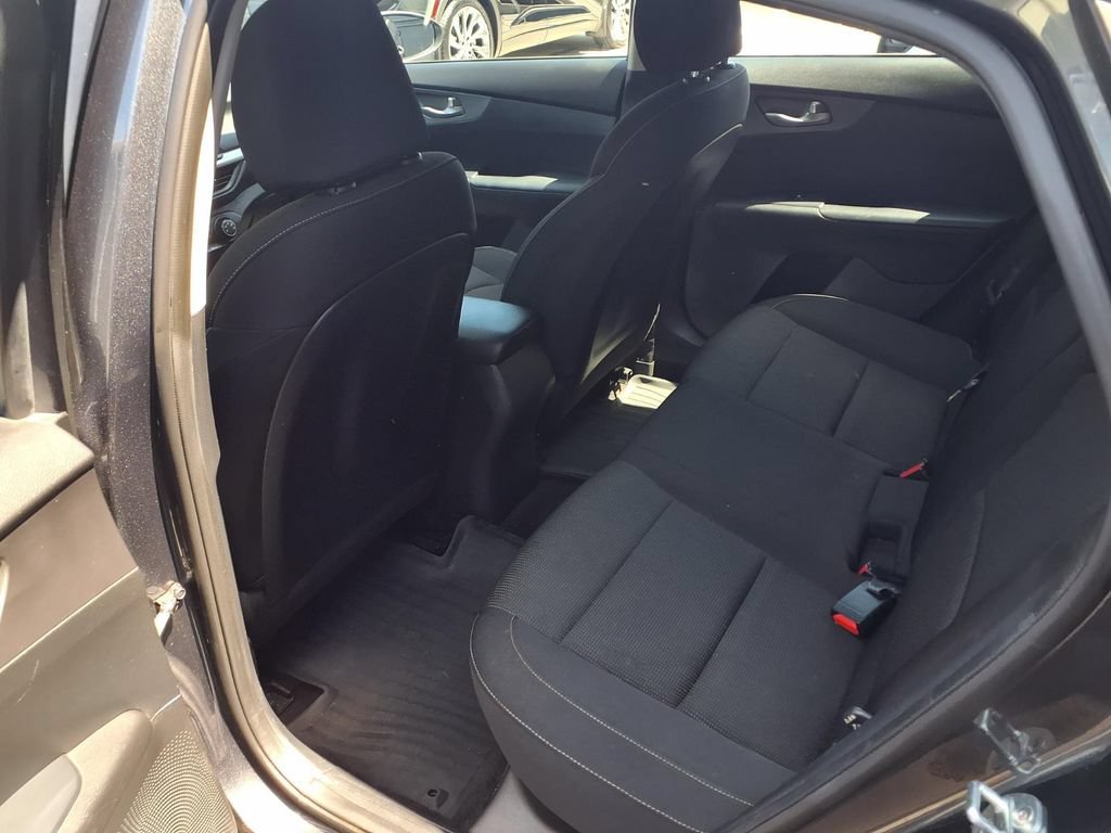 Used 2021 Kia Forte LXS FWD image 19