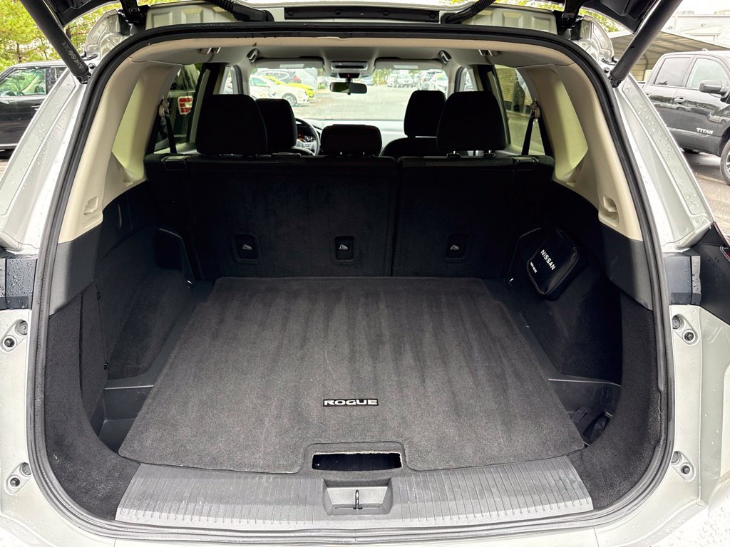 Used 2025 Nissan Rogue SV FWD image 36