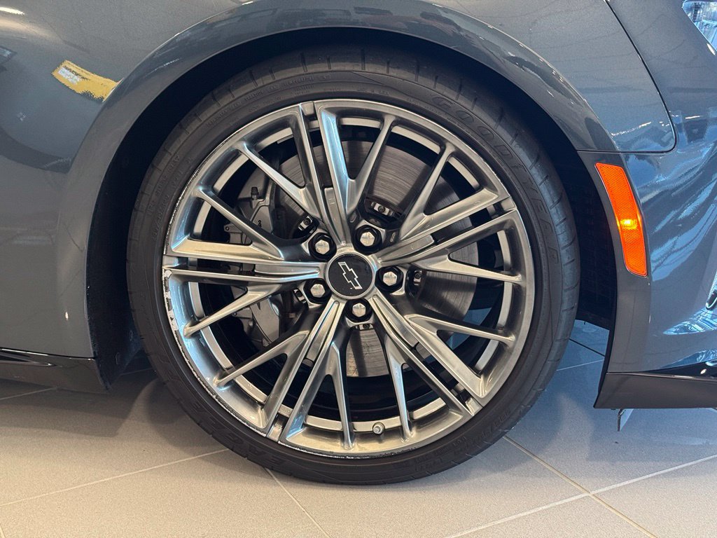 Used 2023 Chevrolet Camaro ZL1 RWD image 4