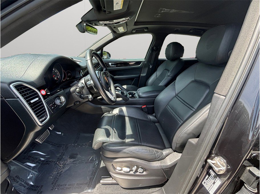 Used 2019 Porsche Cayenne S AWD/4WD image 2