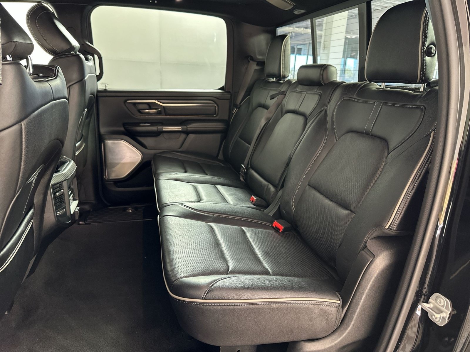Used 2020 RAM 1500 Limited w/ Black Appearance Package AWD/4WD image 25