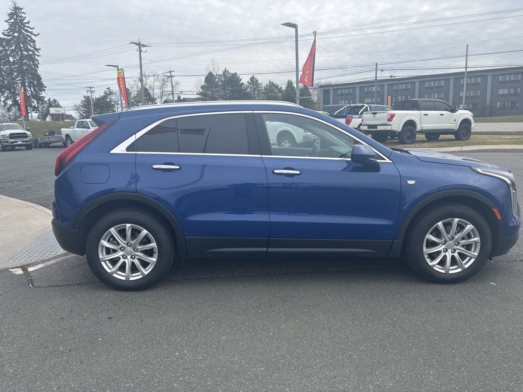 Used 2021 Cadillac XT4 Luxury w/ Cold Weather Package image 8