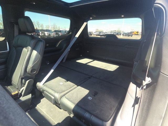 Used 2022 Jeep Wagoneer Series III w/ Premium Group I AWD/4WD image 20