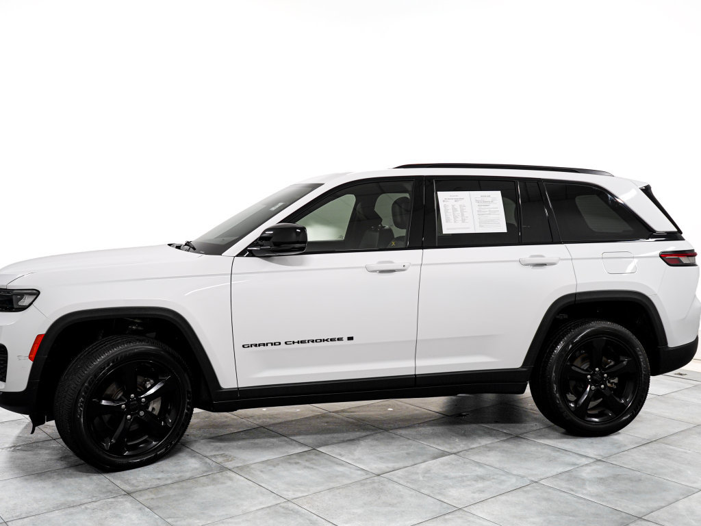 Certified 2024 Jeep Grand Cherokee Altitude AWD/4WD image 4