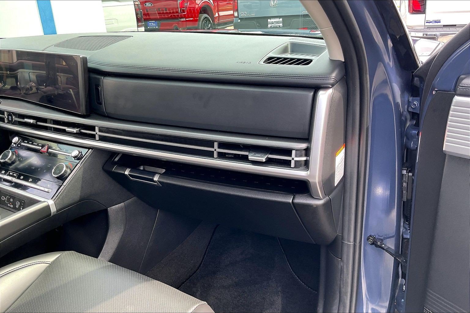 Used 2026 Hyundai Santa Fe SEL AWD/4WD image 15