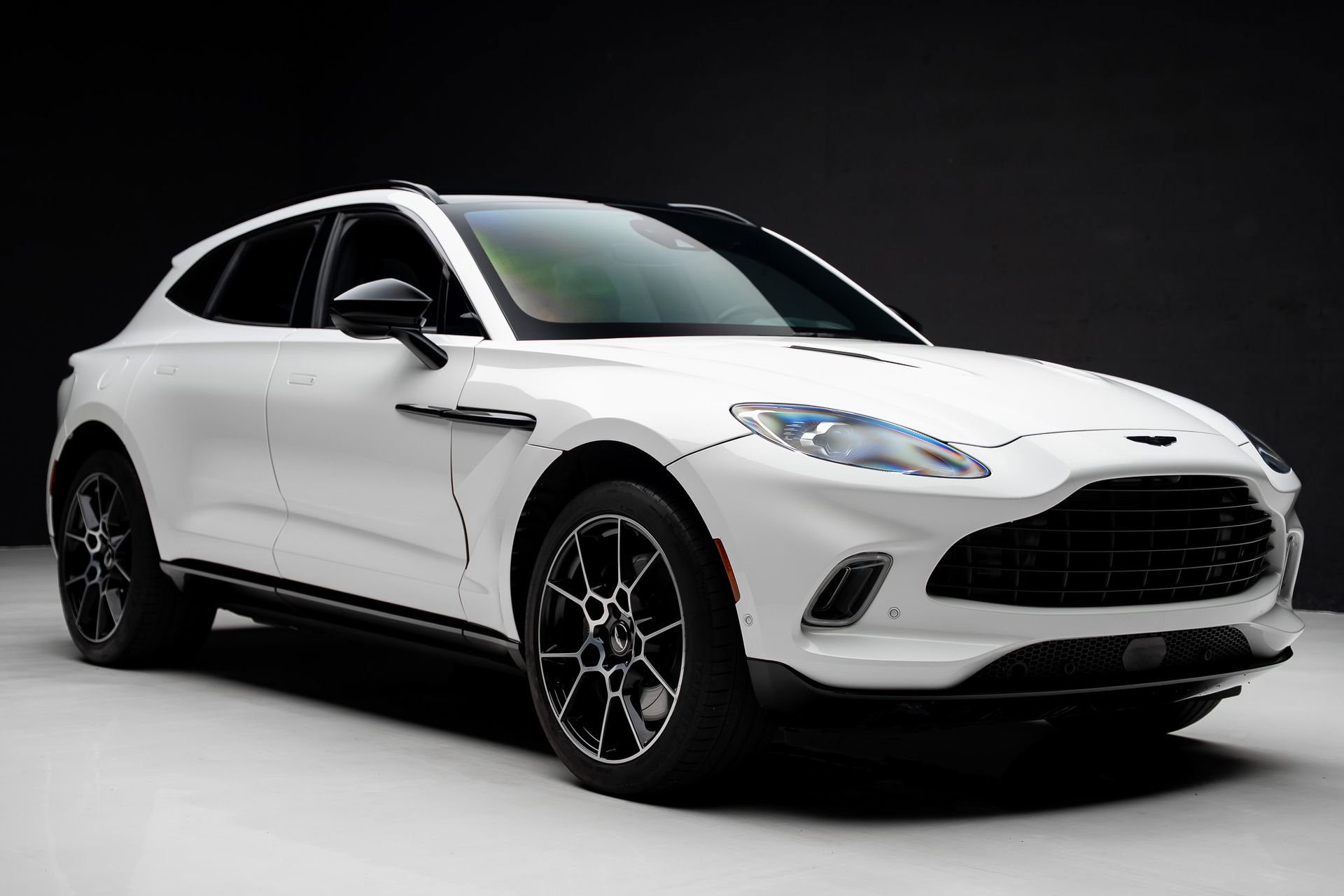 Used 2021 Aston Martin DBX AWD/4WD image 57