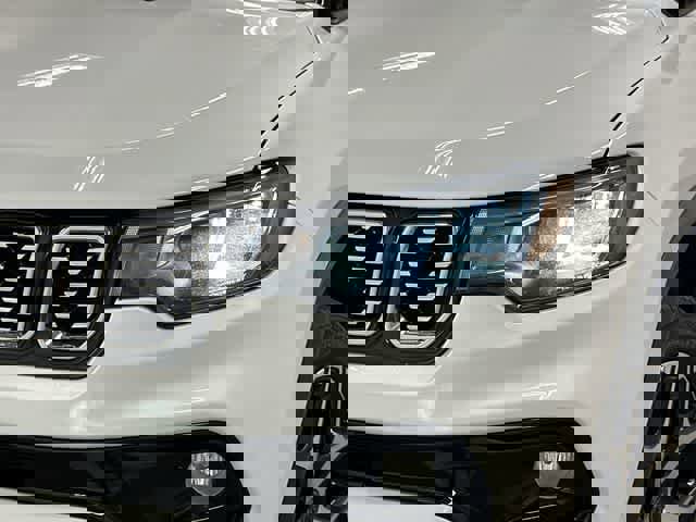 Used 2025 Jeep Compass Limited image 31