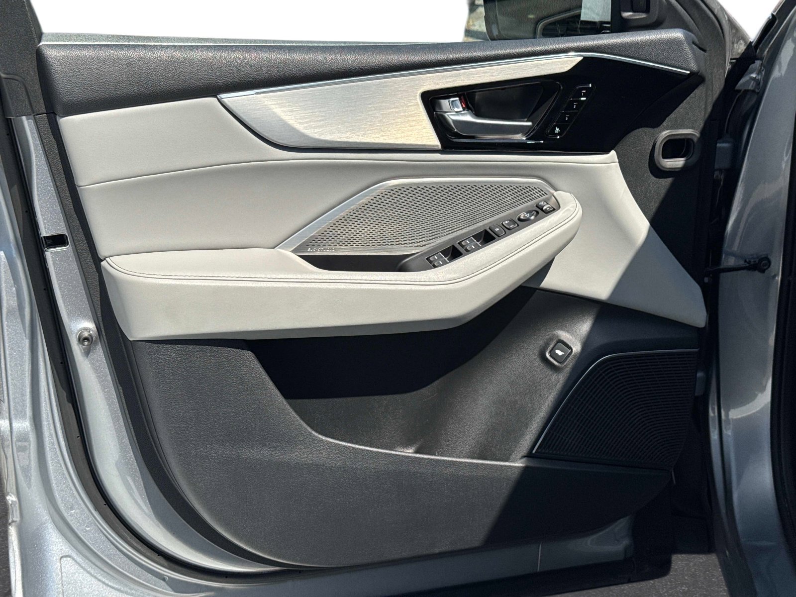 Used 2022 Acura MDX FWD w/ Technology Package image 19