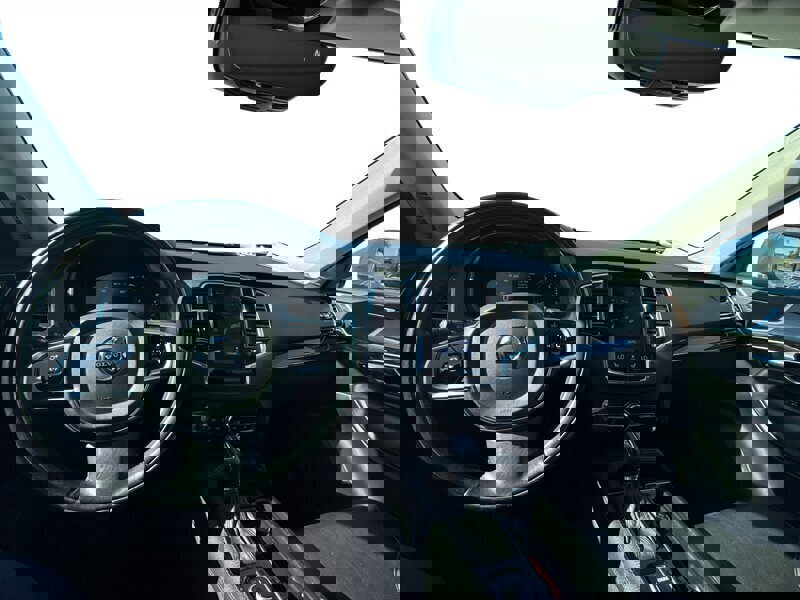 Used 2016 Volvo XC90 T6 Momentum w/ Momentum Plus Package image 61