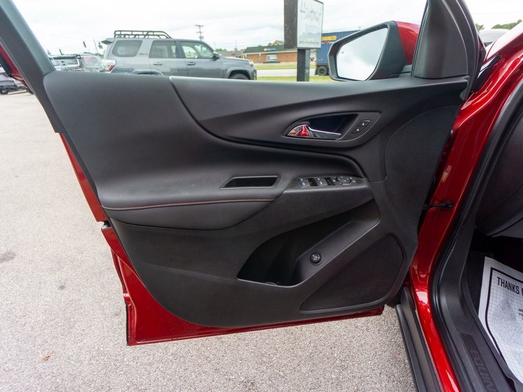 Used 2022 Chevrolet Equinox RS w/ LPO, Floor Liner Package image 16