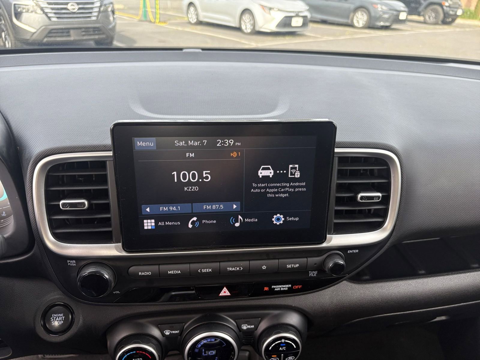 Used 2025 Hyundai Venue SEL image 20