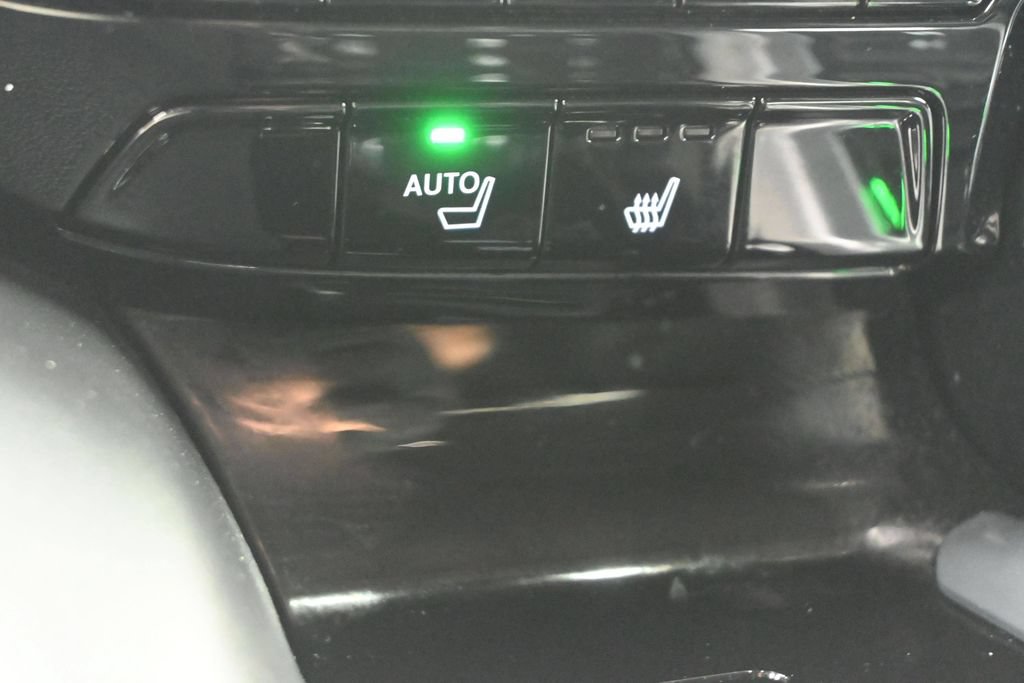 Used 2023 Acura MDX w/ Technology Package AWD/4WD image 16