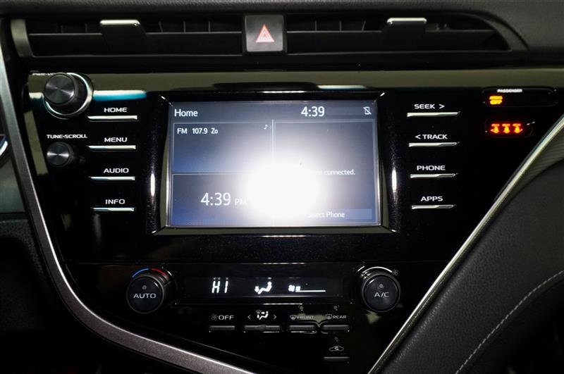 Used 2018 Toyota Camry SE image 15