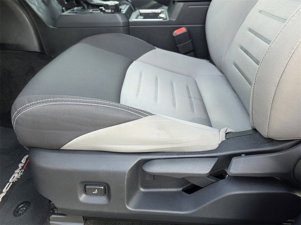 Used 2024 Toyota Tacoma TRD Off-Road image 12