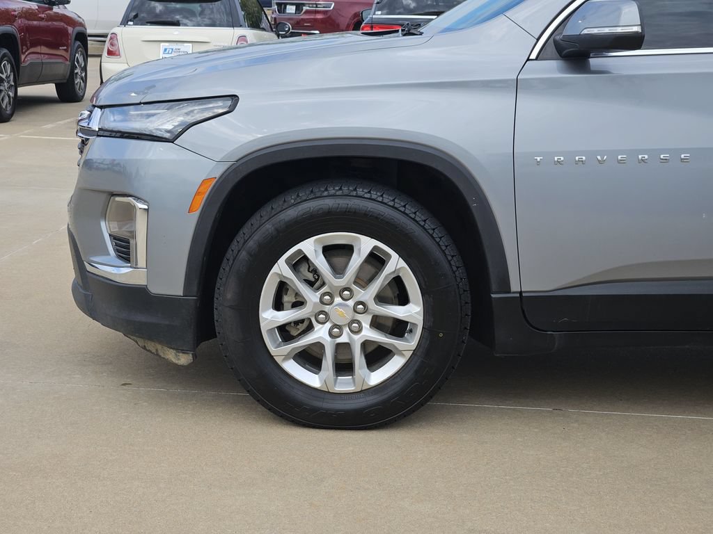 Used 2023 Chevrolet Traverse LS w/ Safety Package FWD image 10