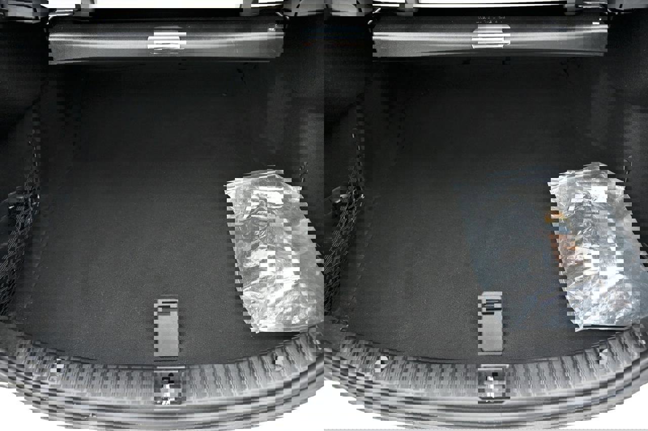 Used 2021 Mercedes-Benz C 300 Sedan image 12