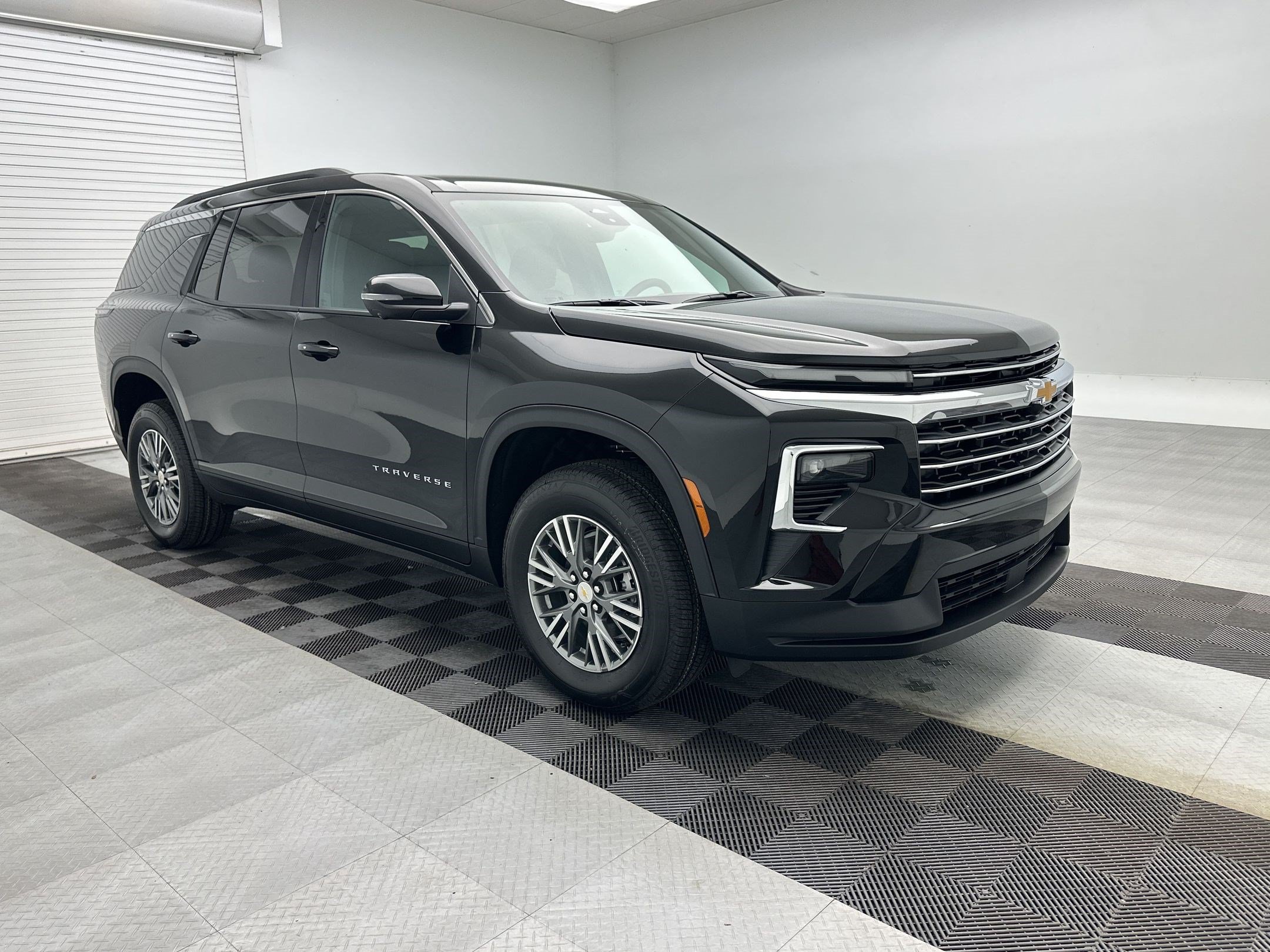 New 2026 Chevrolet Traverse LT w/ Driver Confidence Package AWD/4WD image 7