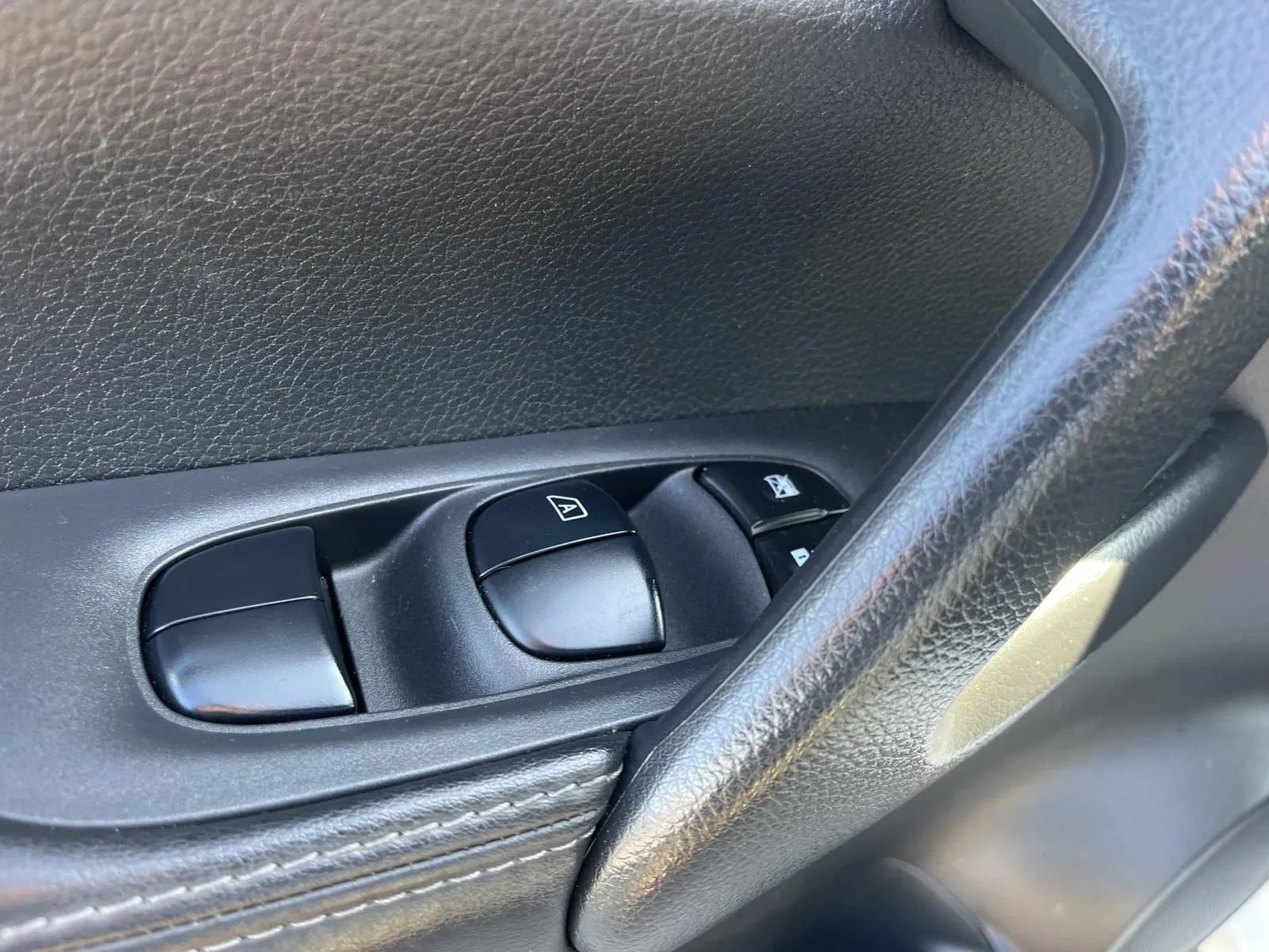 Used 2022 Nissan Rogue Sport S FWD image 28