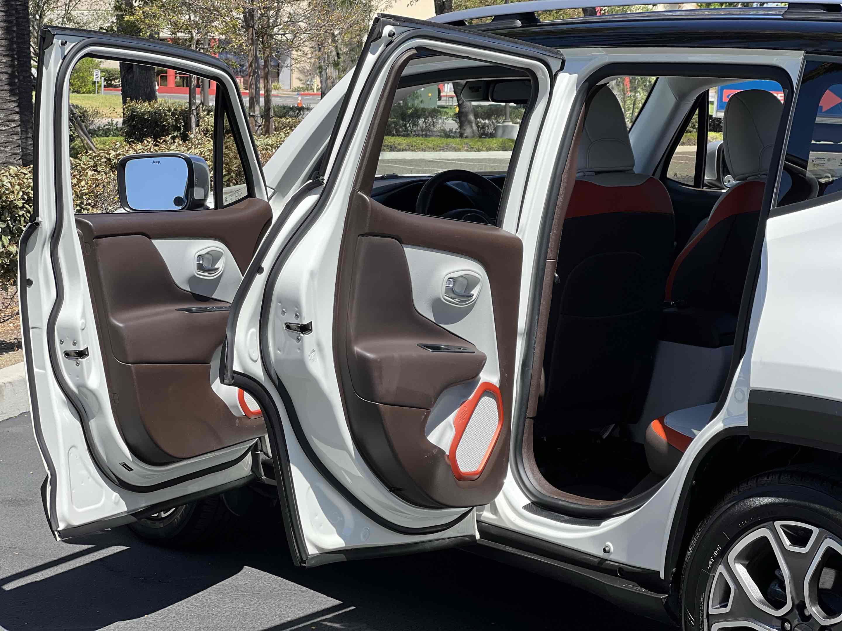 Used 2017 Jeep Renegade Limited FWD image 21