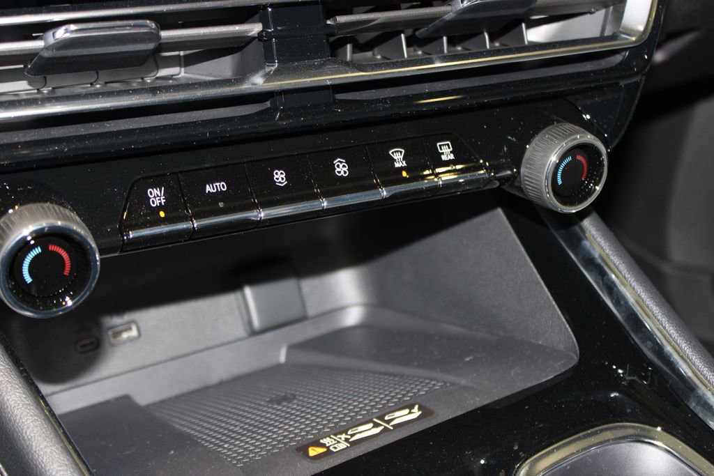 New 2026 Chevrolet Traverse High Country w/ LPO, Floor Liner Package image 37