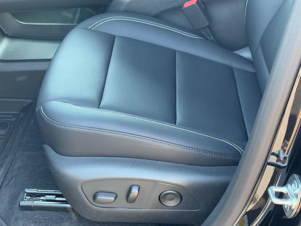 New 2025 GMC Acadia Elevation w/ Elevation Premium Package FWD image 16
