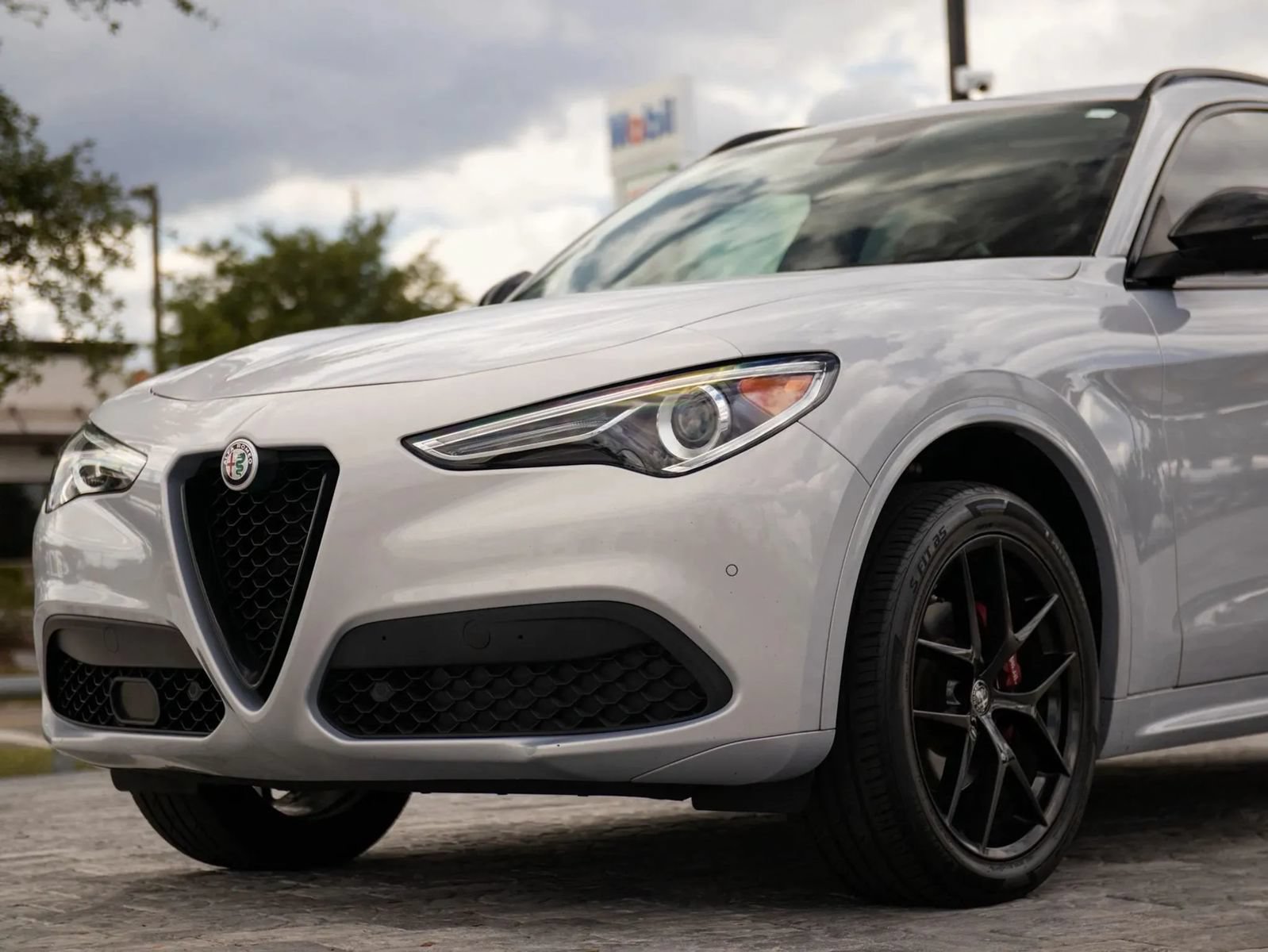 Used 2020 Alfa Romeo Stelvio Sport w/ Quick Order Package 22K Sport RWD image 5
