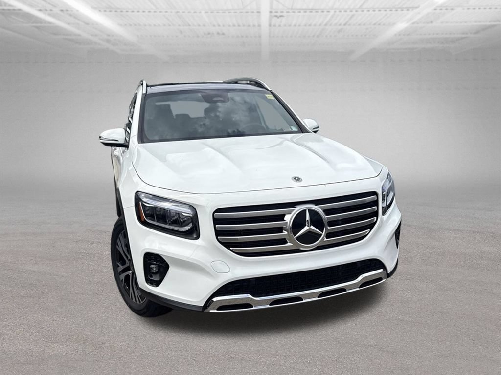 Used 2026 Mercedes-Benz GLB 250 4MATIC image 3