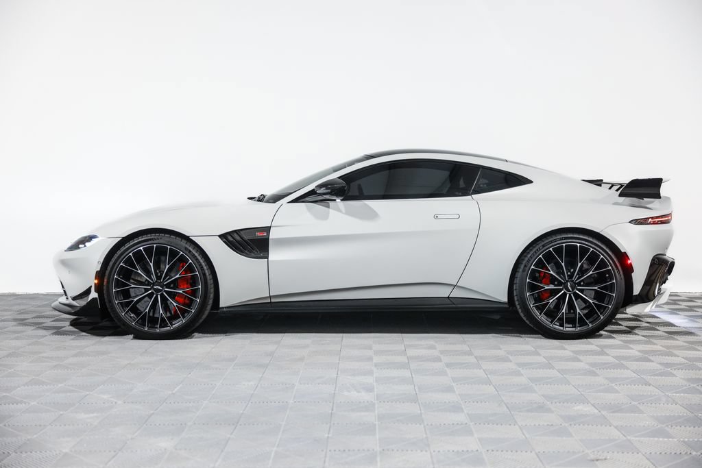 Used 2023 Aston Martin V8 Vantage Coupe RWD image 15