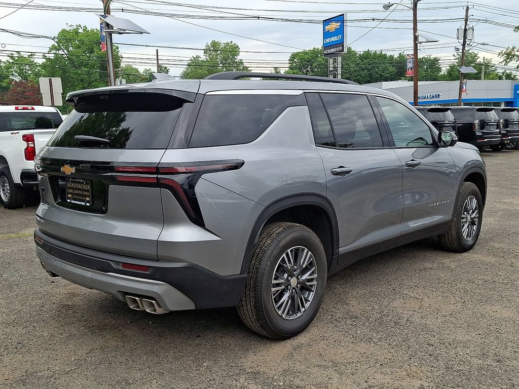 Used 2026 Chevrolet Traverse LT w/ Driver Confidence Package FWD image 8