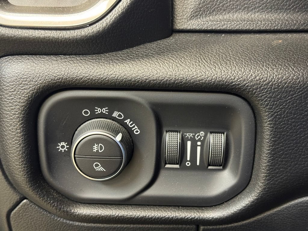 Used 2023 RAM 1500 Laramie AWD/4WD image 36