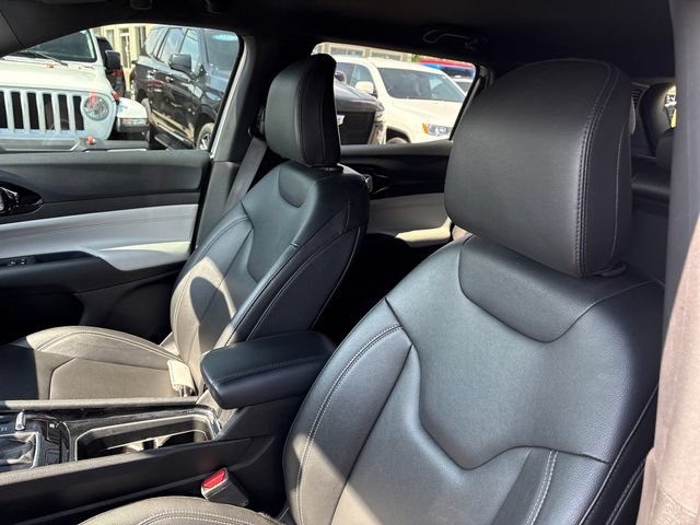 Used 2025 Jeep Compass Limited AWD/4WD image 9