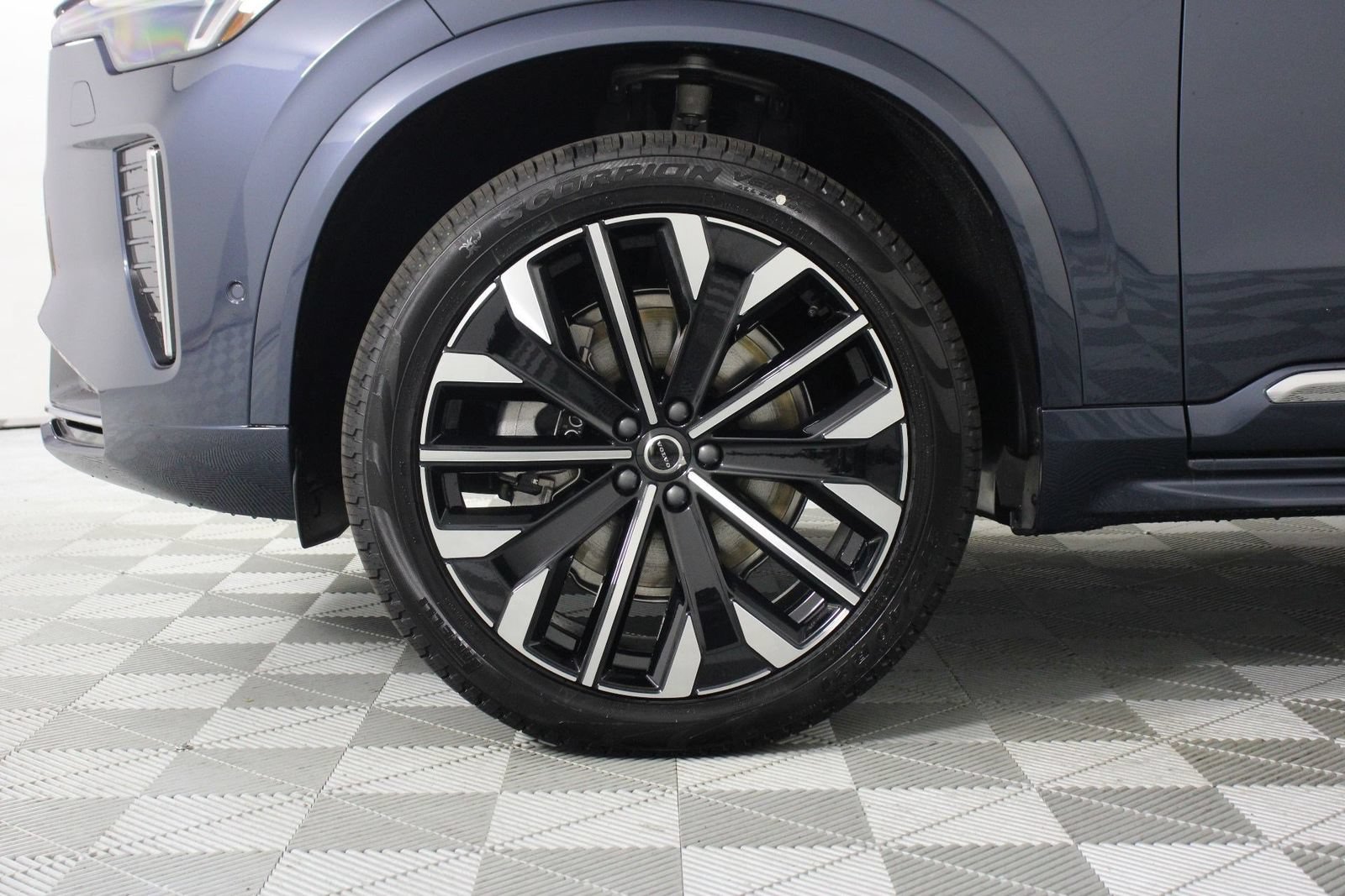 New 2026 Volvo XC90 B6 Plus AWD/4WD image 13